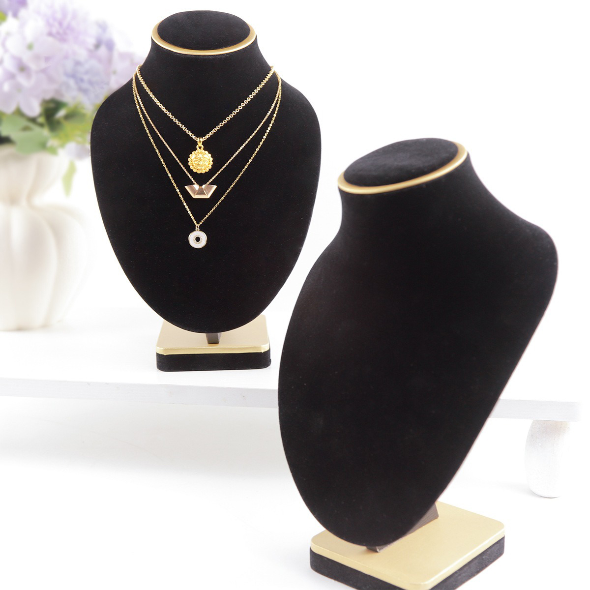 Bustes de bijoux en velours no - Body Jewelry In Store avis et prix