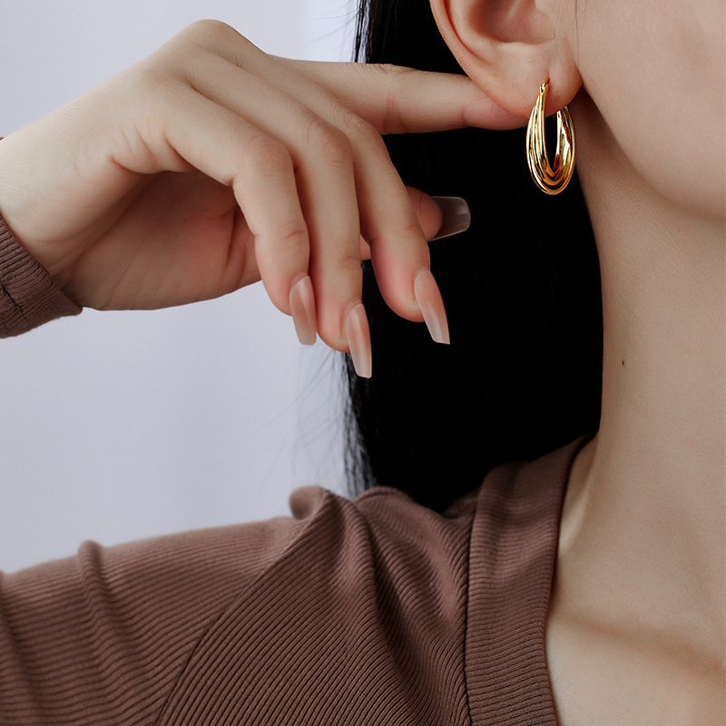 Nouvelles boucles d'oreilles e - Body Jewelry High End avis et prix
